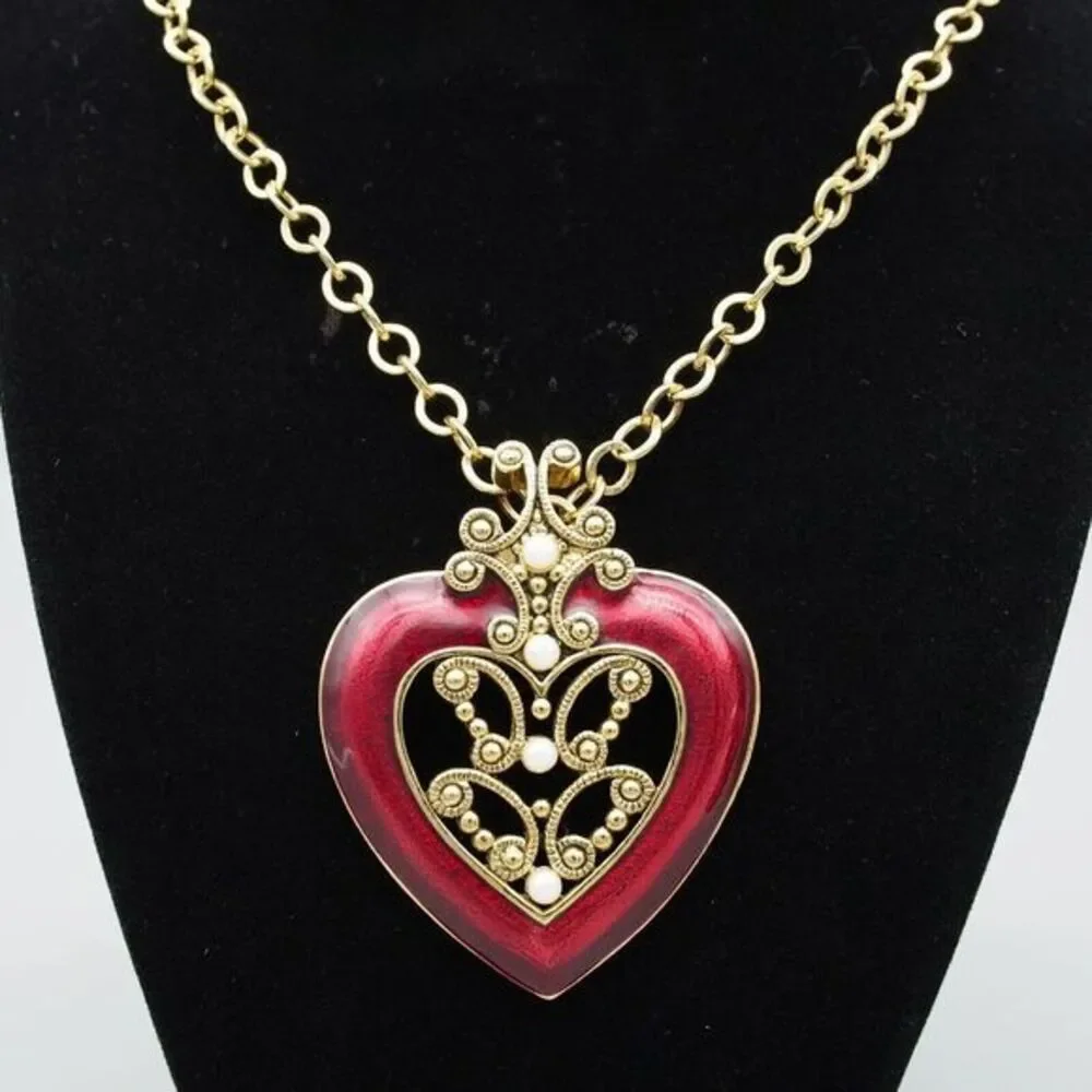 1990s Avon Romantic Heart Pendant Necklace - Picture 8 of 8